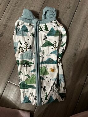 Little Sleepies Mountain-Print Zippies